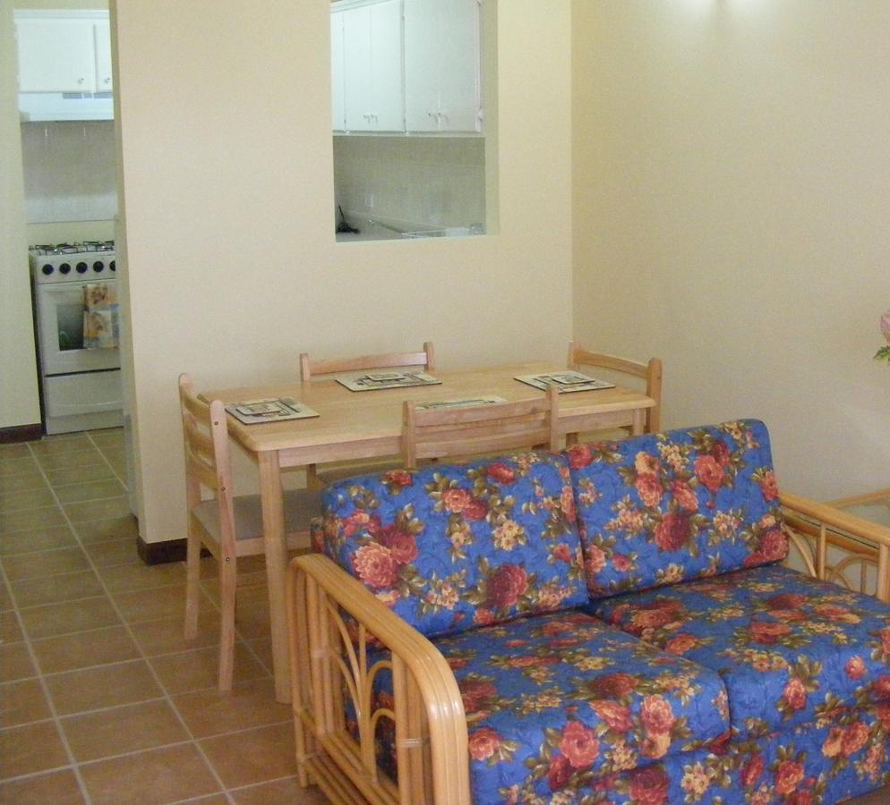 St. John's Paige Pond Country Inn מראה חיצוני תמונה